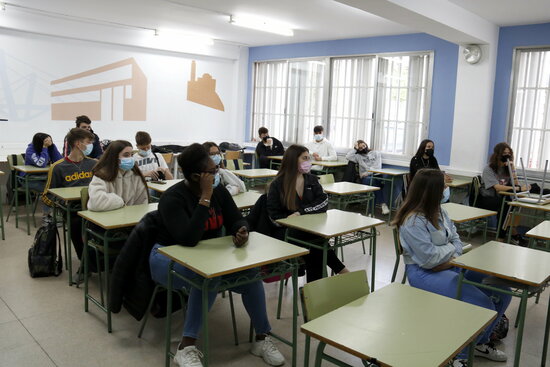 Secondary school students in Lleida (by Laura Cortés)